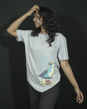 Feathered Fresh: Fly High in Chill Style – Regular Fit T-Shirt (Duck Design, White) Inkstyles